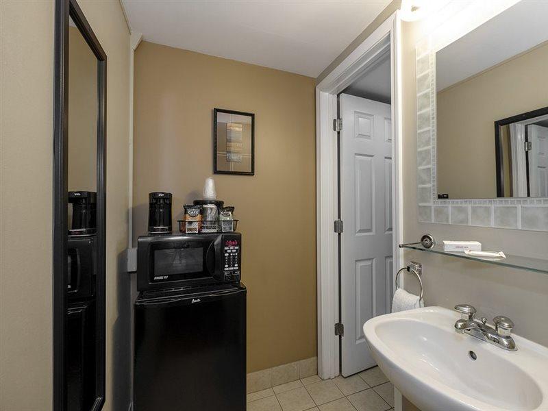 Red Roof Inn And Suites Herkimer Εξωτερικό φωτογραφία