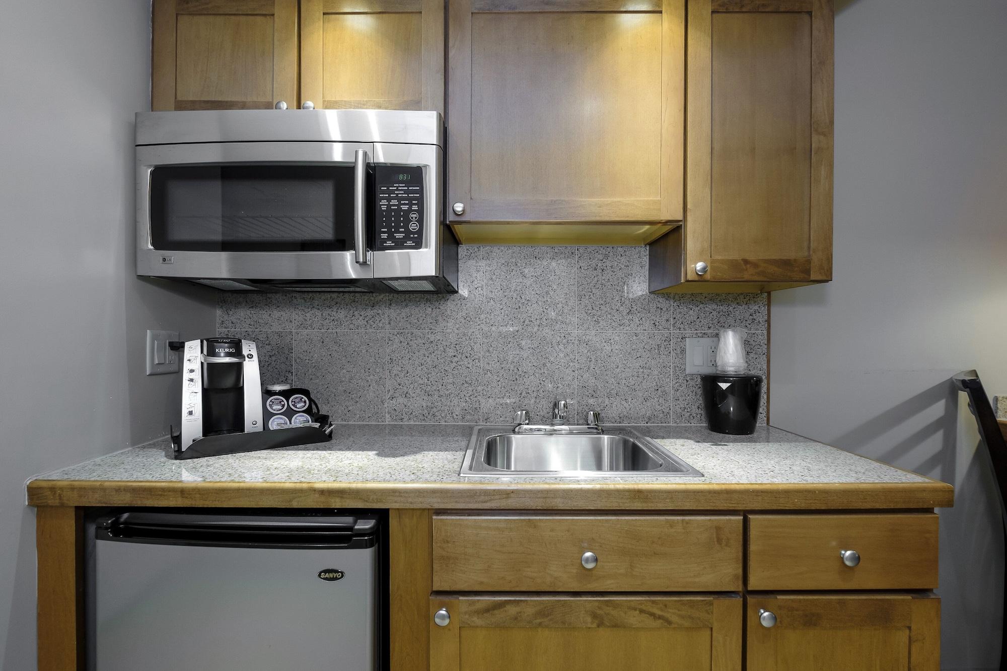 Red Roof Inn And Suites Herkimer Εξωτερικό φωτογραφία