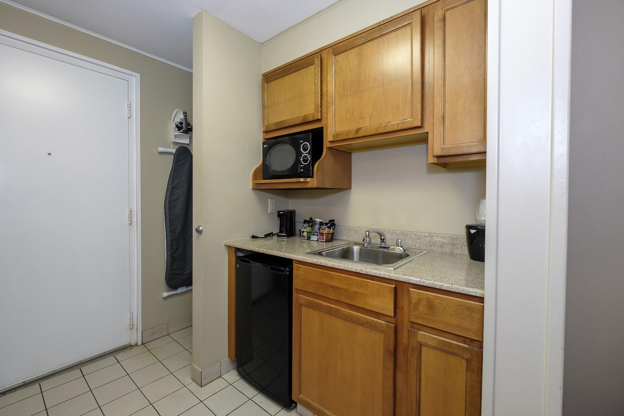 Red Roof Inn And Suites Herkimer Εξωτερικό φωτογραφία