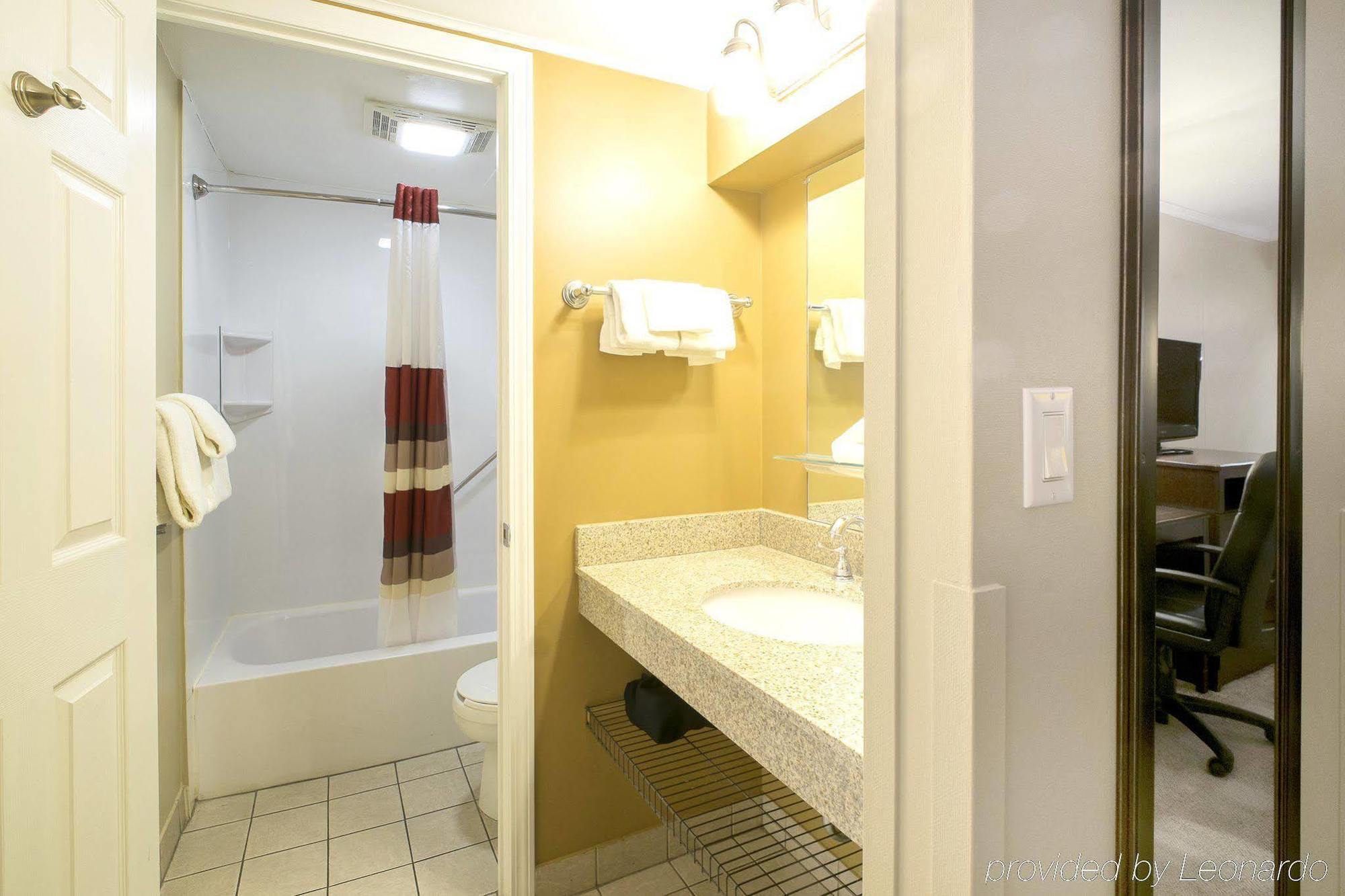 Red Roof Inn And Suites Herkimer Εξωτερικό φωτογραφία